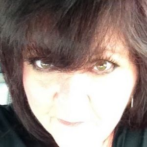 Meet your Posher, Risa